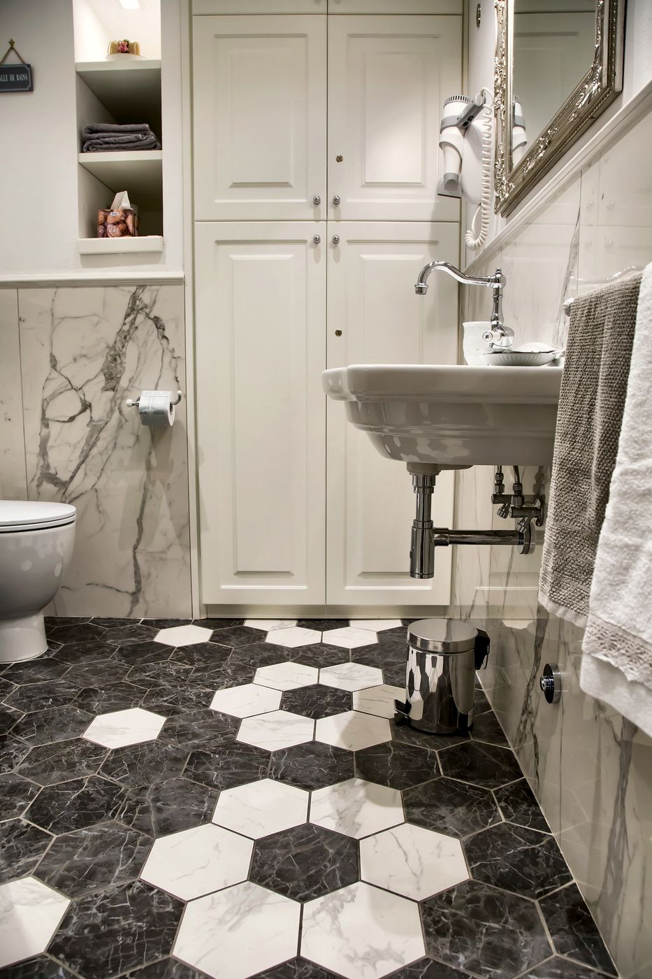 Bathroom with hexagonal tiles